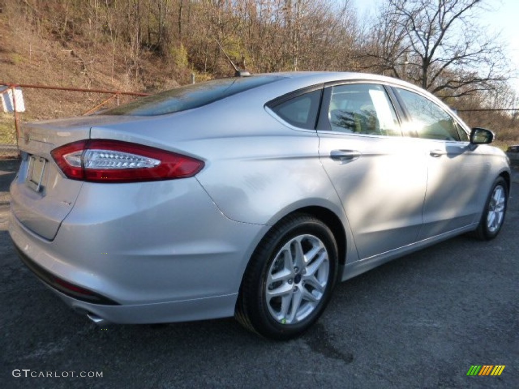 2016 Fusion SE - Ingot Silver Metallic / Charcoal Black photo #2