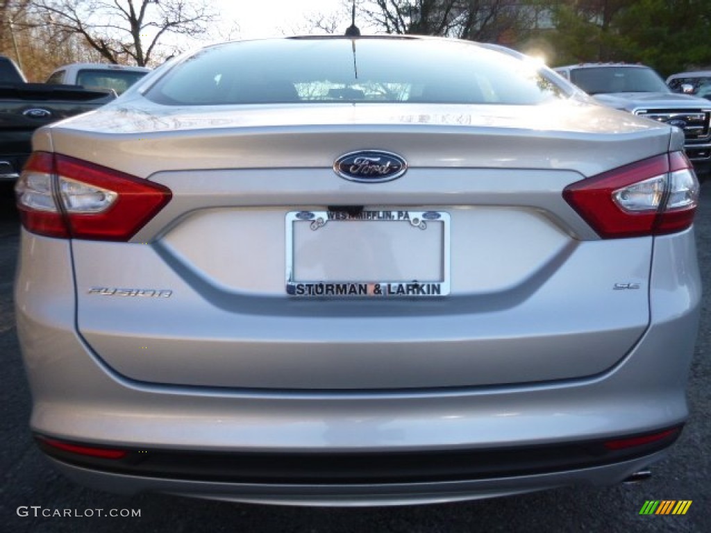 2016 Fusion SE - Ingot Silver Metallic / Charcoal Black photo #3