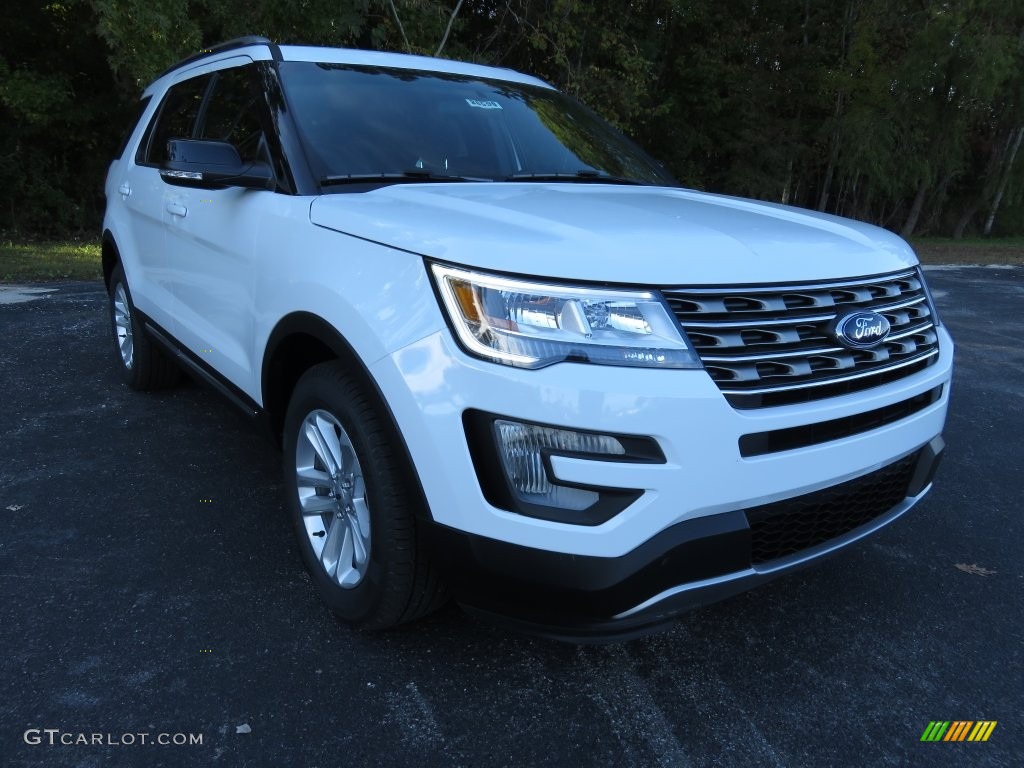 2016 Explorer XLT - Oxford White / Ebony Black photo #1