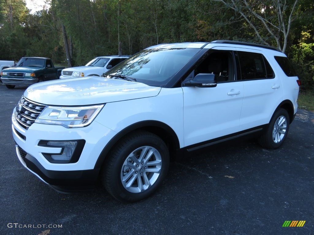 2016 Explorer XLT - Oxford White / Ebony Black photo #10