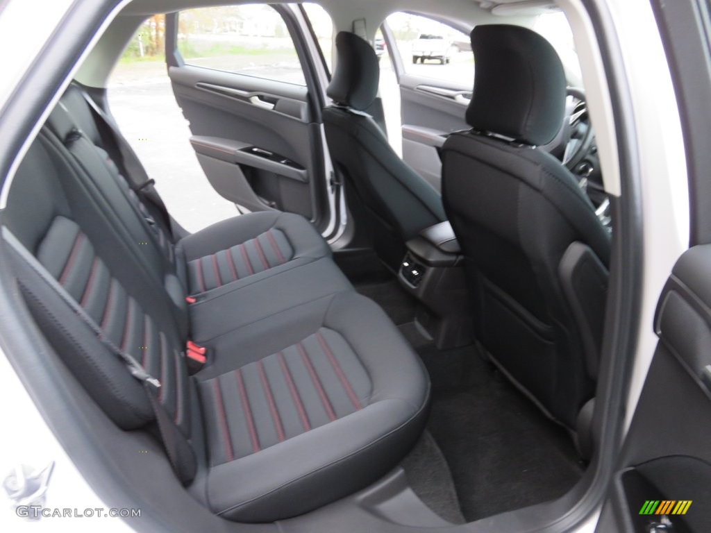 2016 Fusion SE - White Platinum Tri-Coat Metallic / Charcoal Black photo #17