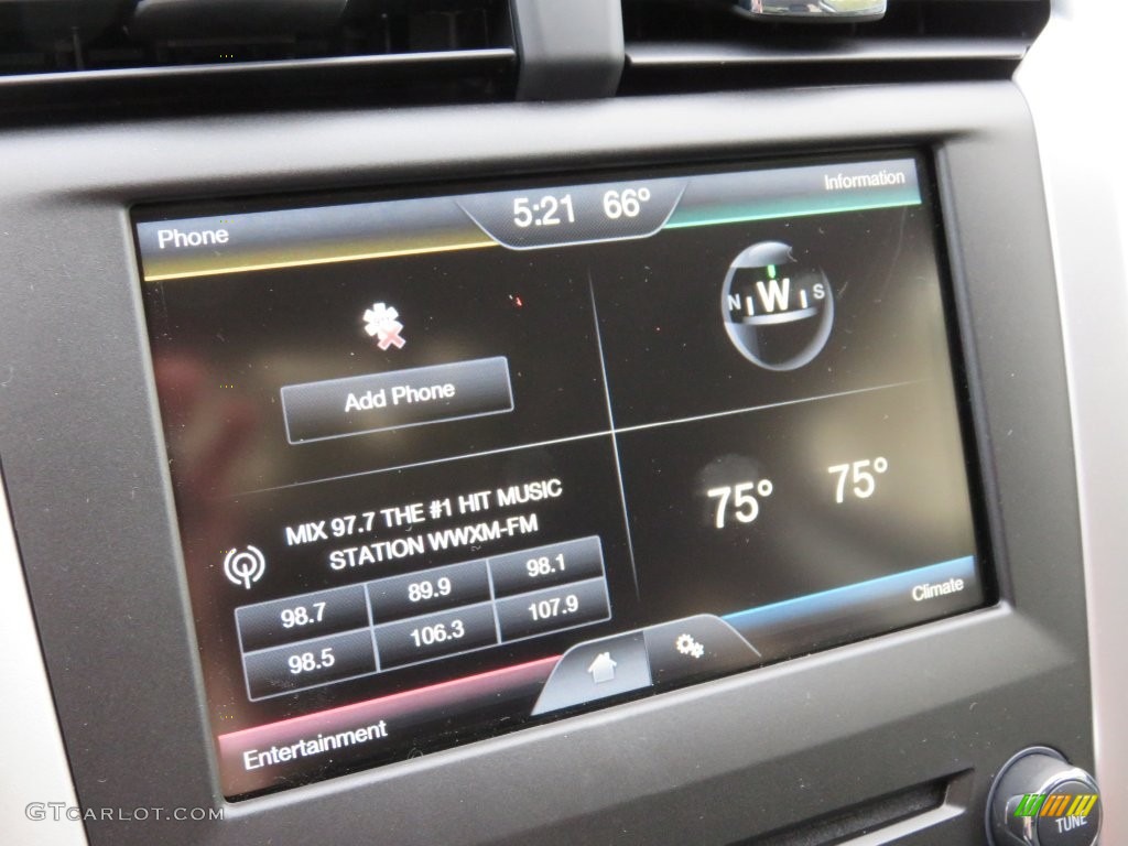 2016 Fusion SE - White Platinum Tri-Coat Metallic / Charcoal Black photo #28