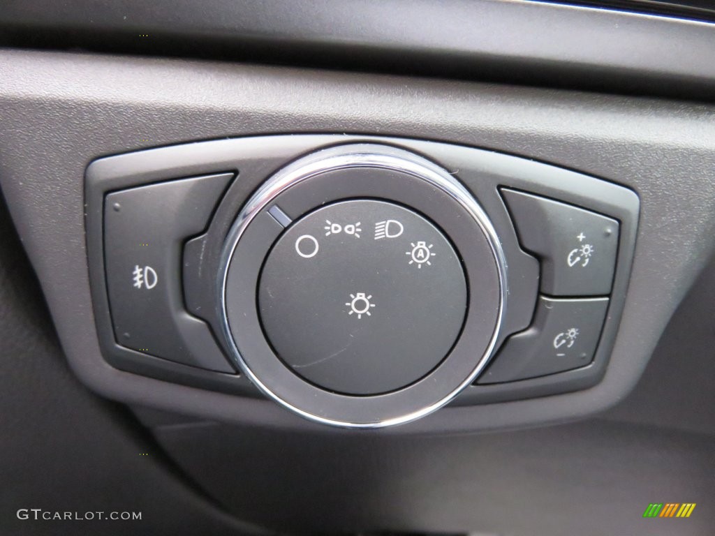 2016 Fusion SE - White Platinum Tri-Coat Metallic / Charcoal Black photo #32