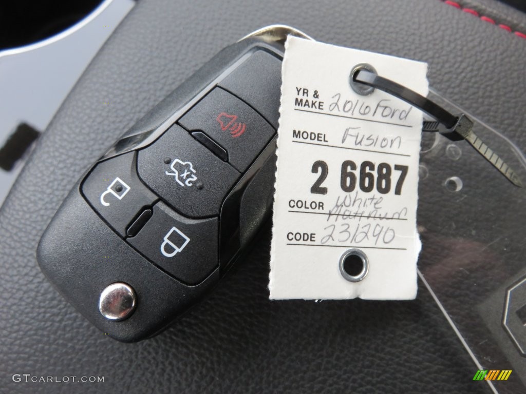 2016 Fusion SE - White Platinum Tri-Coat Metallic / Charcoal Black photo #34