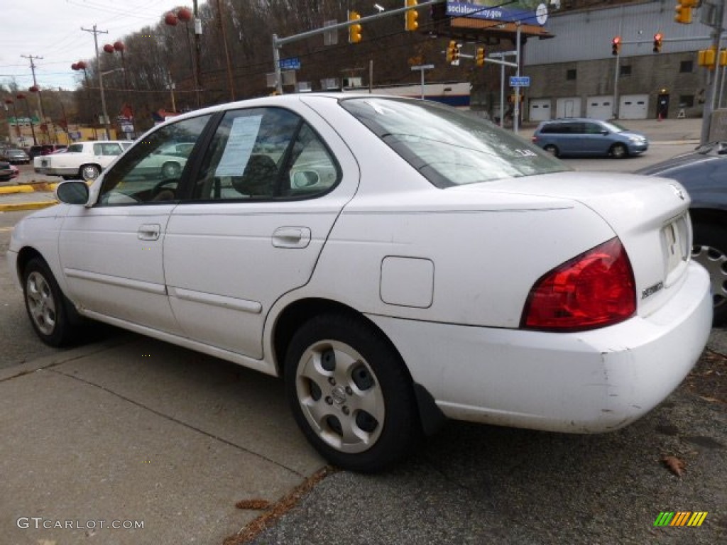 2004 Sentra 1.8 - Cloud White / Taupe photo #5