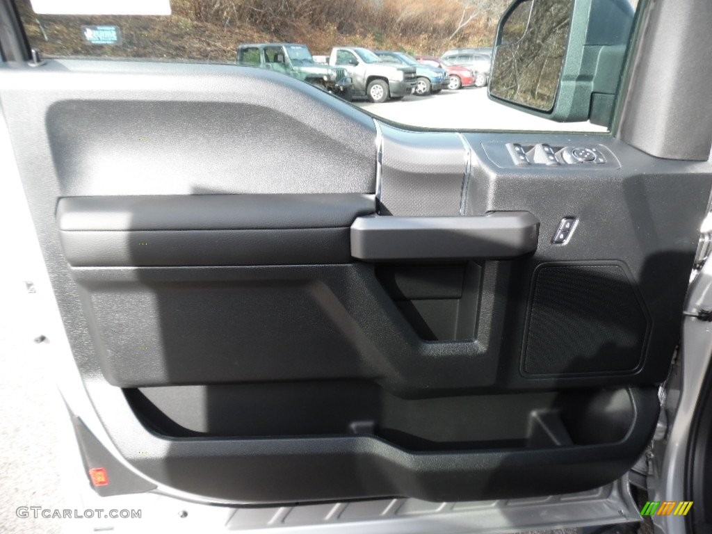 2016 F150 XLT SuperCab 4x4 - Ingot Silver / Black photo #13