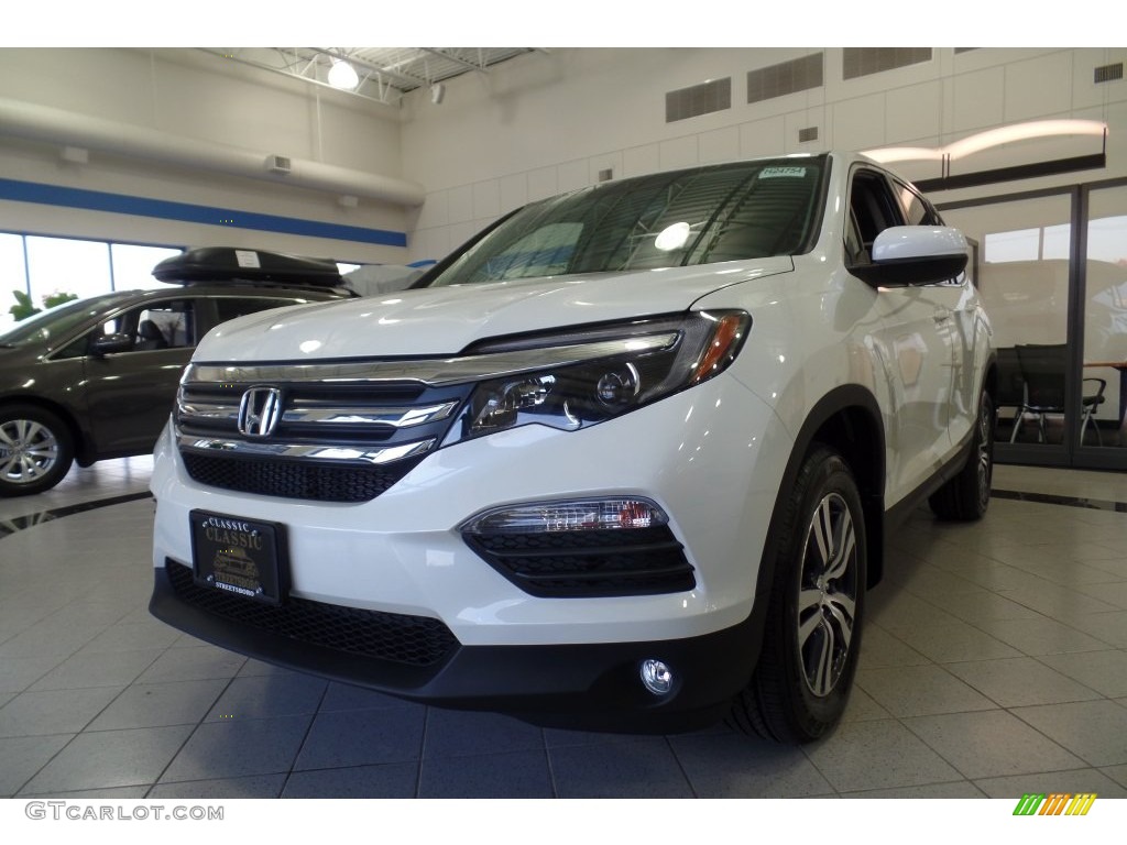 White Diamond Pearl Honda Pilot