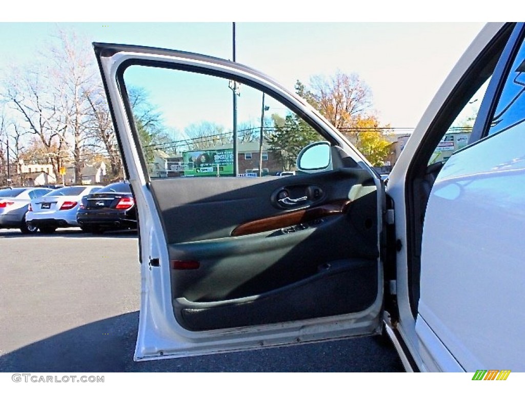 2005 LeSabre Custom - White Opal / Graphite photo #14