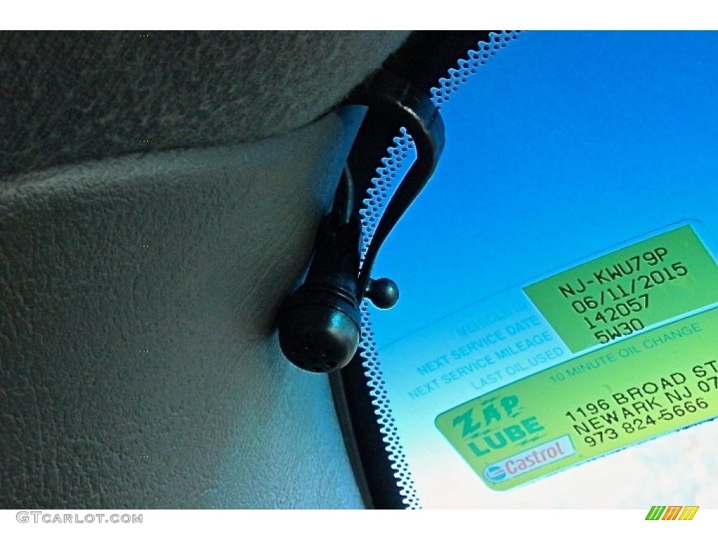 2005 LeSabre Custom - White Opal / Graphite photo #26