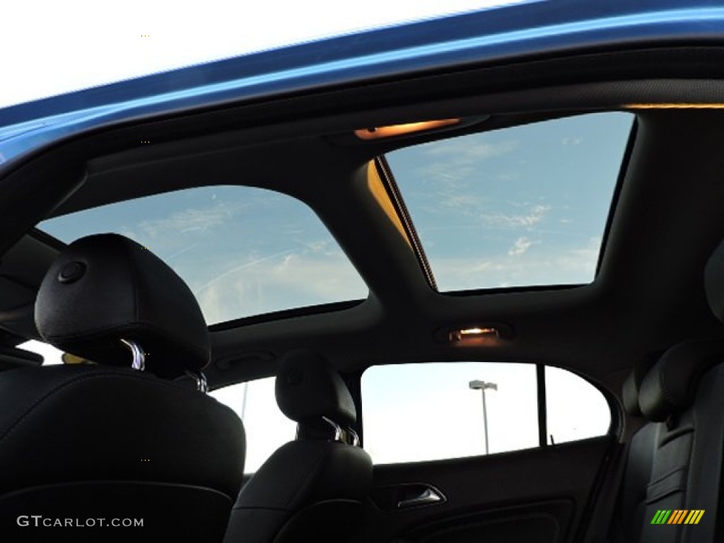 2015 GLA 250 4Matic - South Seas Blue Metallic / Black photo #13