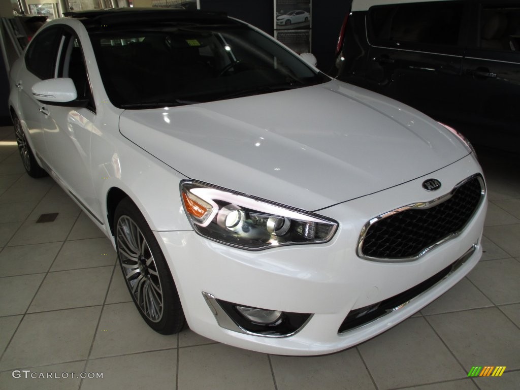 2015 Cadenza Premium - Snow White Pearl / Black photo #4