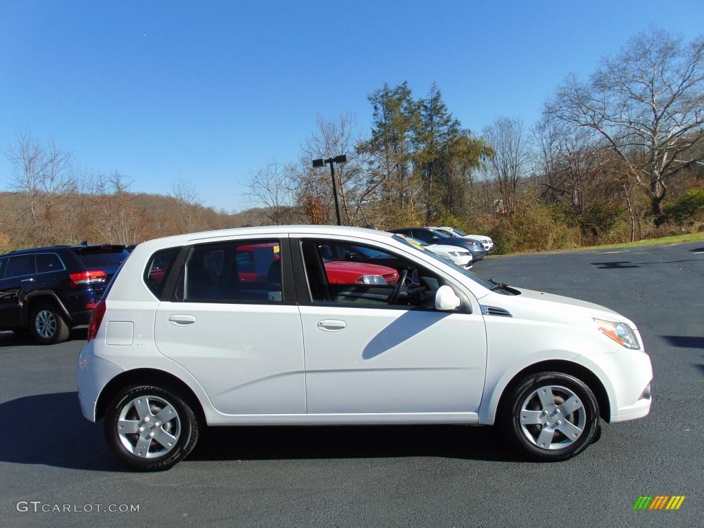 2010 Aveo Aveo5 LT - Summit White / Neutral photo #2