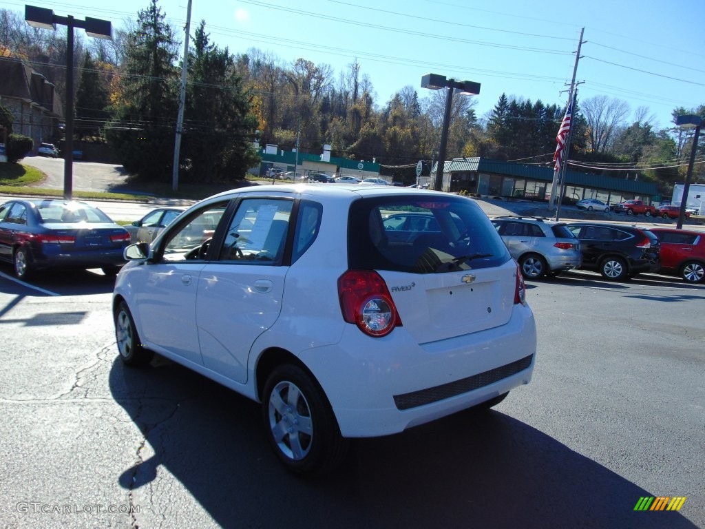 2010 Aveo Aveo5 LT - Summit White / Neutral photo #5