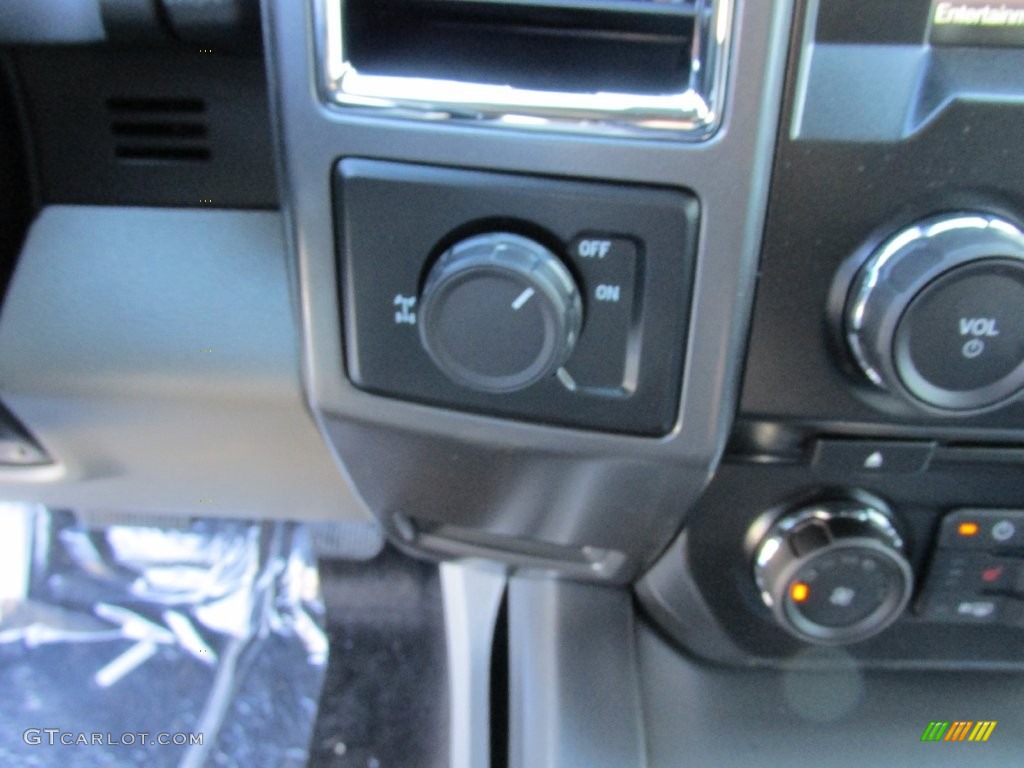 2015 F150 XLT SuperCrew - Caribou Metallic / Medium Earth Gray photo #29