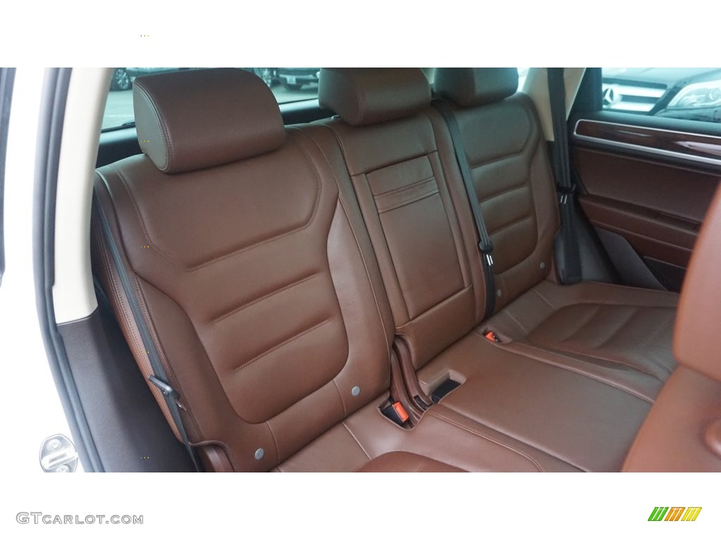 2012 Volkswagen Touareg VR6 FSI Lux 4XMotion Rear Seat Photos