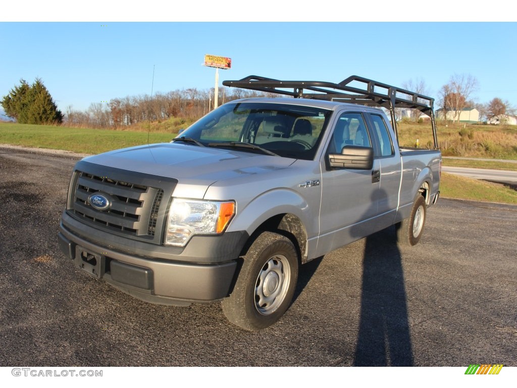 2011 F150 XL SuperCab - Ingot Silver Metallic / Steel Gray photo #4