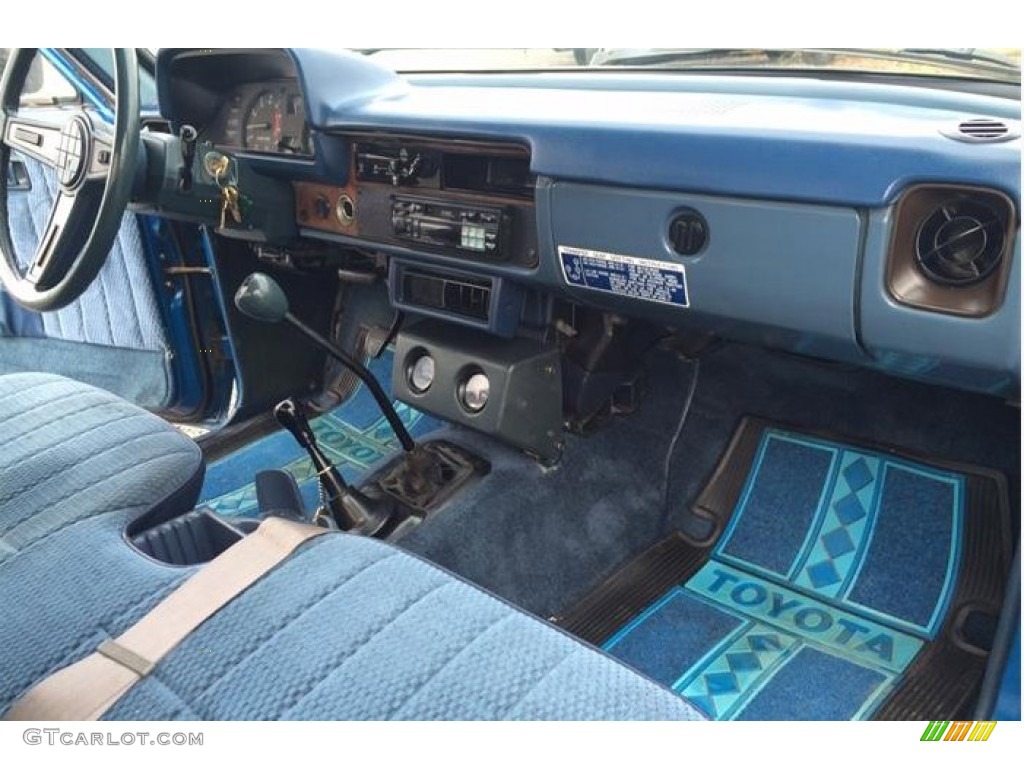 1982 Pickup SR5 Regular Cab 4x4 - Medium Blue / Blue photo #5