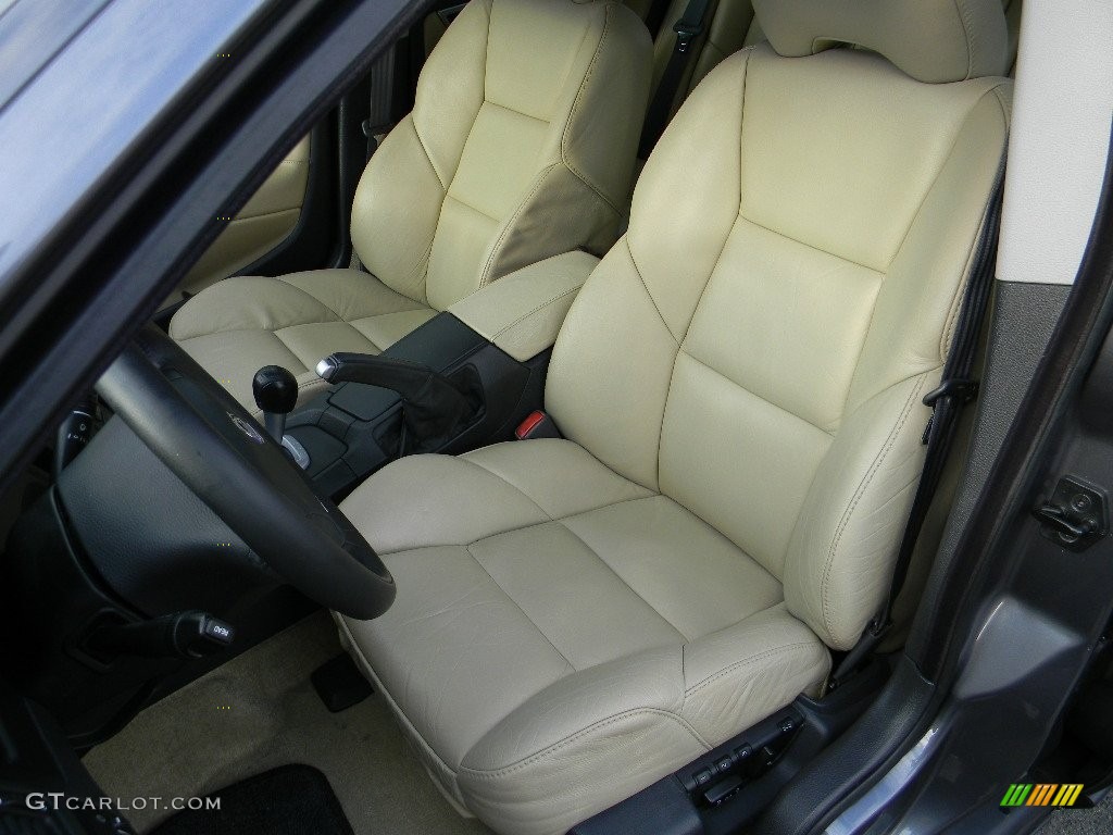 2004 Volvo S60 R AWD Front Seat Photos