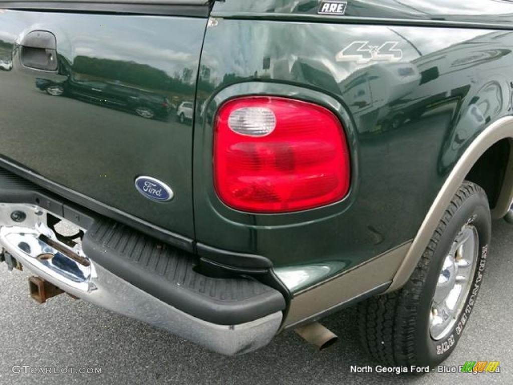 2002 F150 Lariat SuperCrew 4x4 - Dark Highland Green Metallic / Medium Parchment photo #36