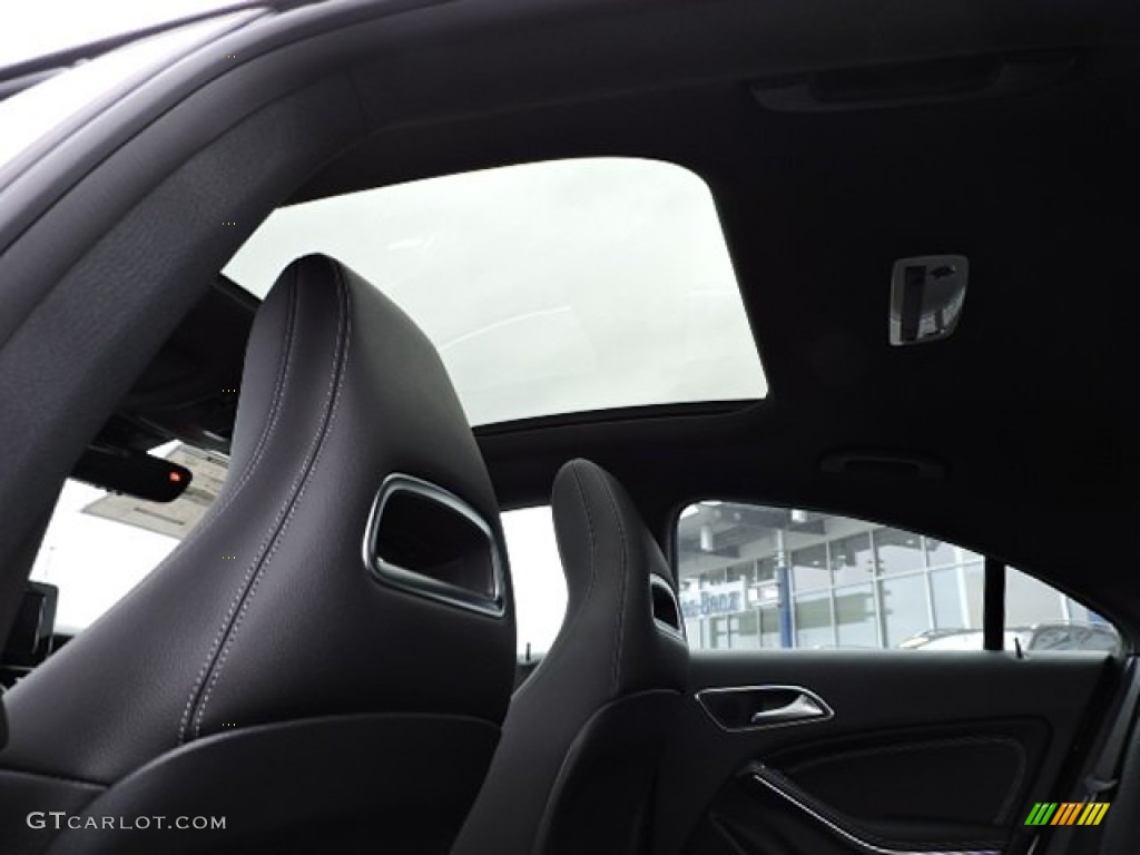 2016 Mercedes-Benz CLA 250 4Matic Sunroof Photos