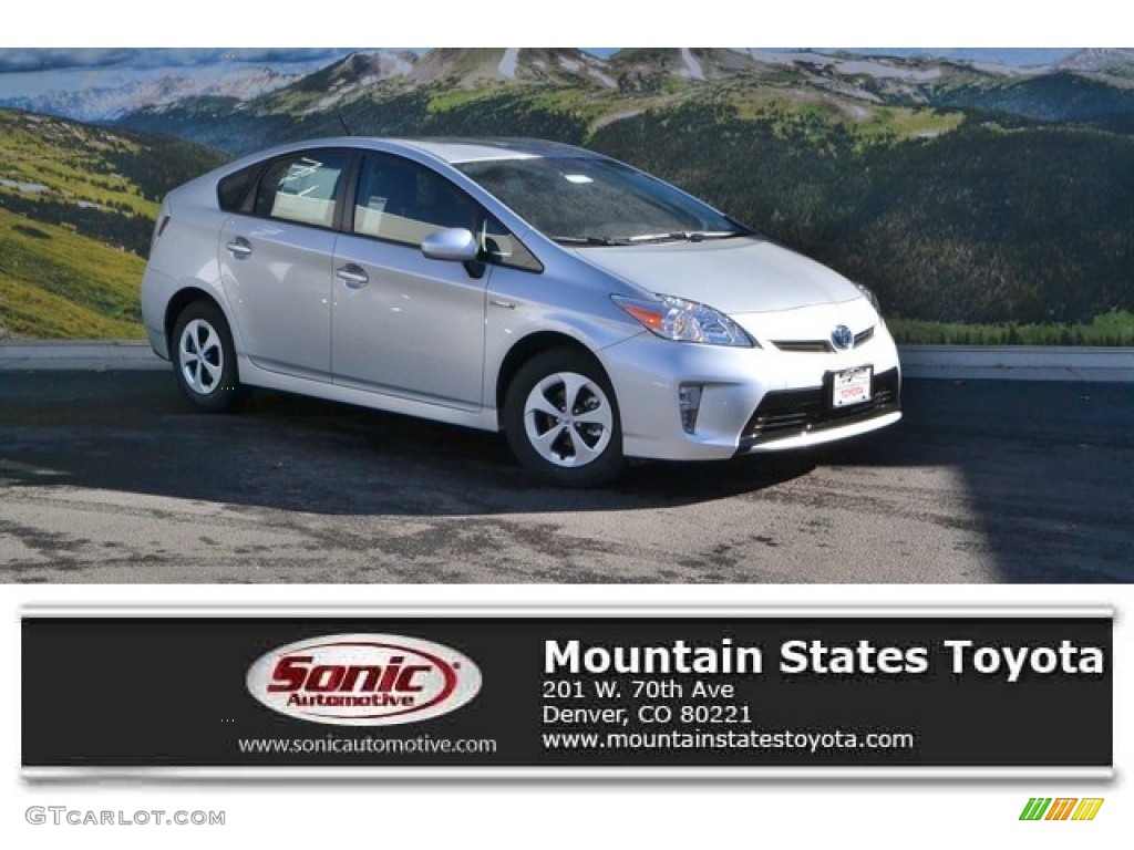 2015 Prius Four Hybrid - Classic Silver Metallic / Dark Gray photo #1