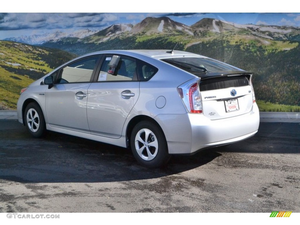 2015 Prius Four Hybrid - Classic Silver Metallic / Dark Gray photo #3