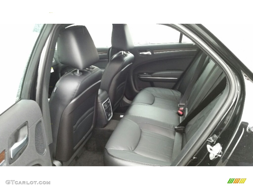 2016 Chrysler 300 C Platinum Rear Seat Photos