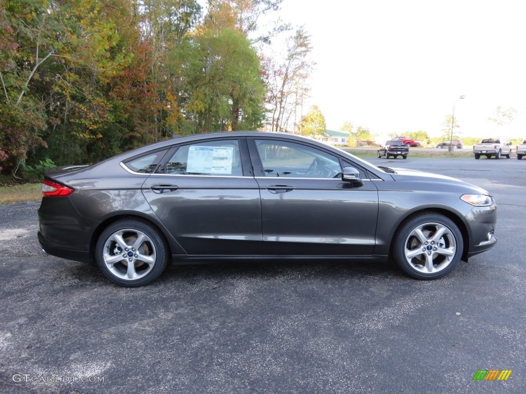 2016 Fusion SE - Magnetic Metallic / Charcoal Black photo #2