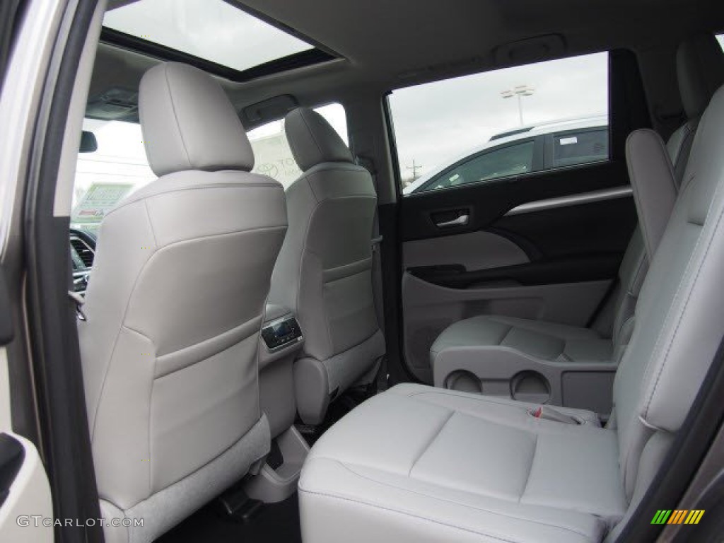 Ash Interior 2016 Toyota Highlander XLE AWD Photo #108875960