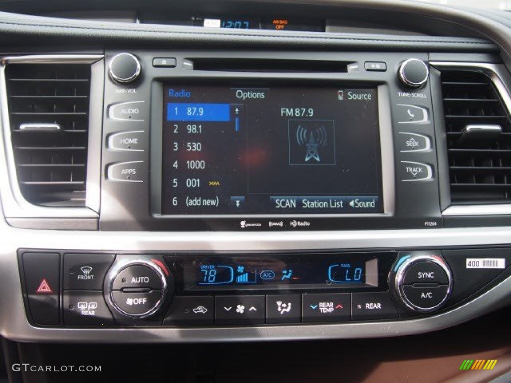 2016 Highlander LE Plus AWD - Silver Sky Metallic / Black photo #7