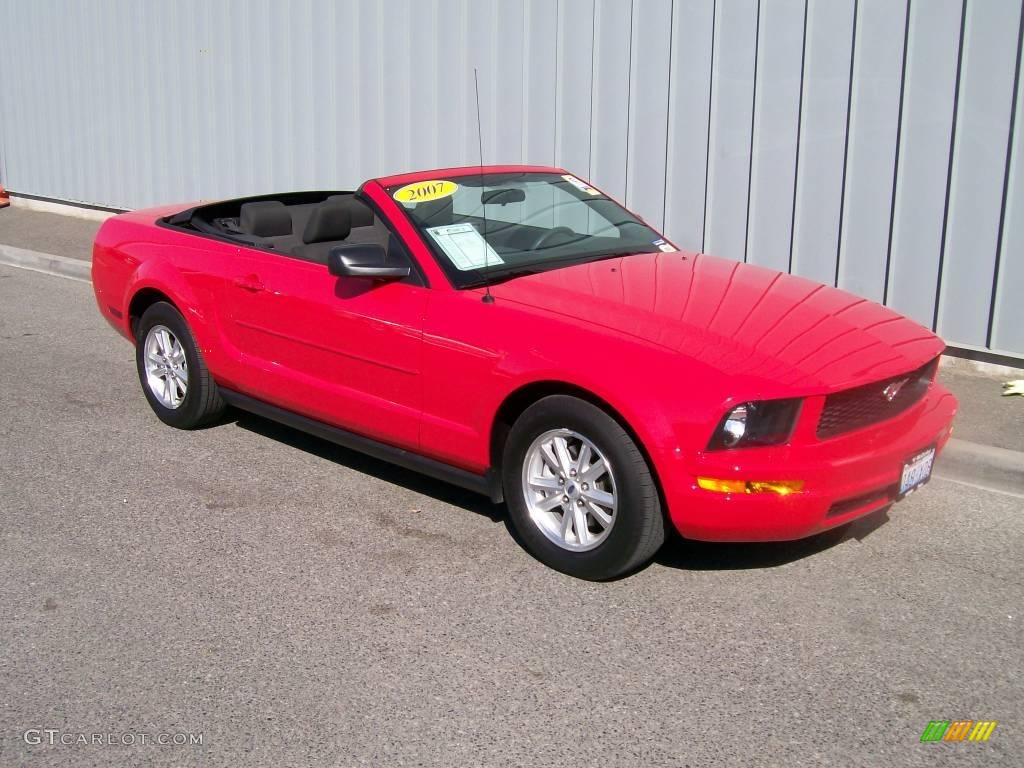 2007 Mustang V6 Deluxe Convertible - Torch Red / Charcoal photo #1