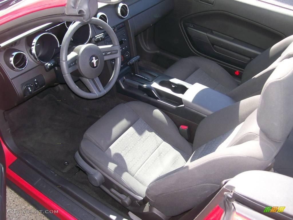 2007 Mustang V6 Deluxe Convertible - Torch Red / Charcoal photo #4