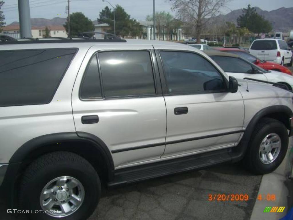 1999 4Runner  - Desert Dune Metallic / Oak photo #3