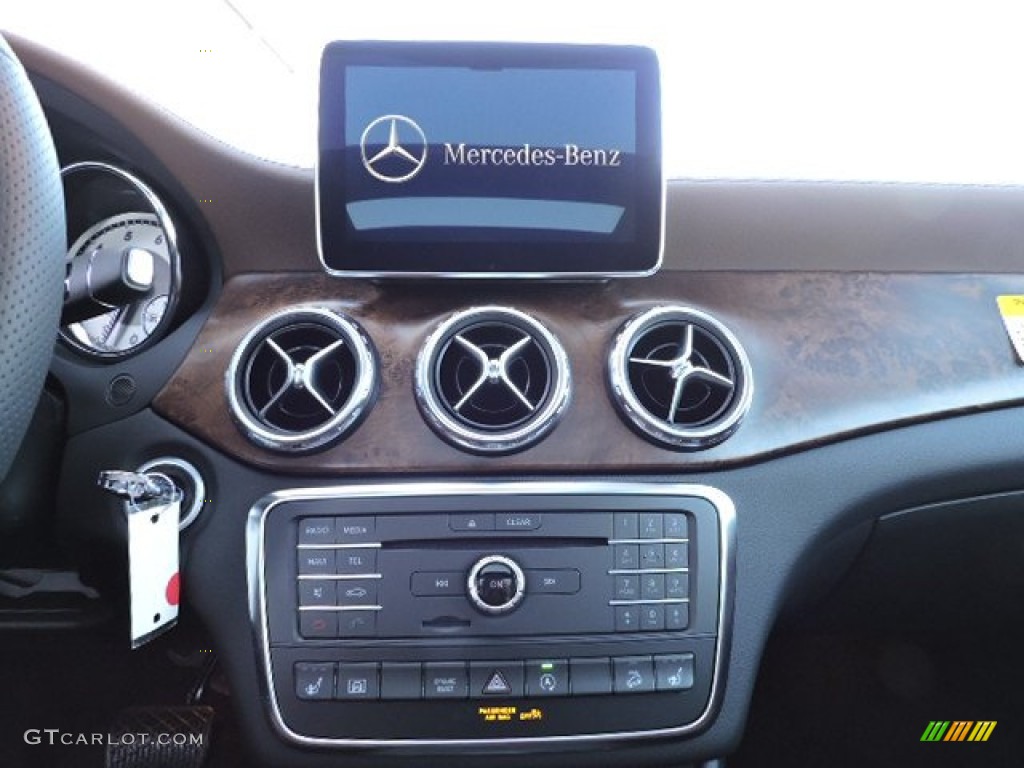 2016 Mercedes-Benz GLA 250 4Matic Controls Photo #108889427