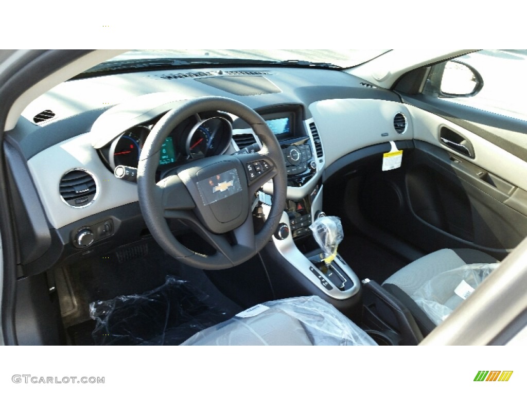 2016 Cruze Limited LS - Silver Ice Metallic / Jet Black/Medium Titanium photo #7