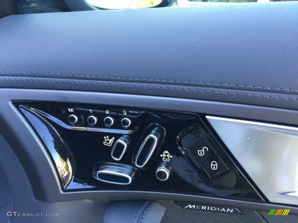 2015 Jaguar F-TYPE S Coupe Controls Photo #108893951