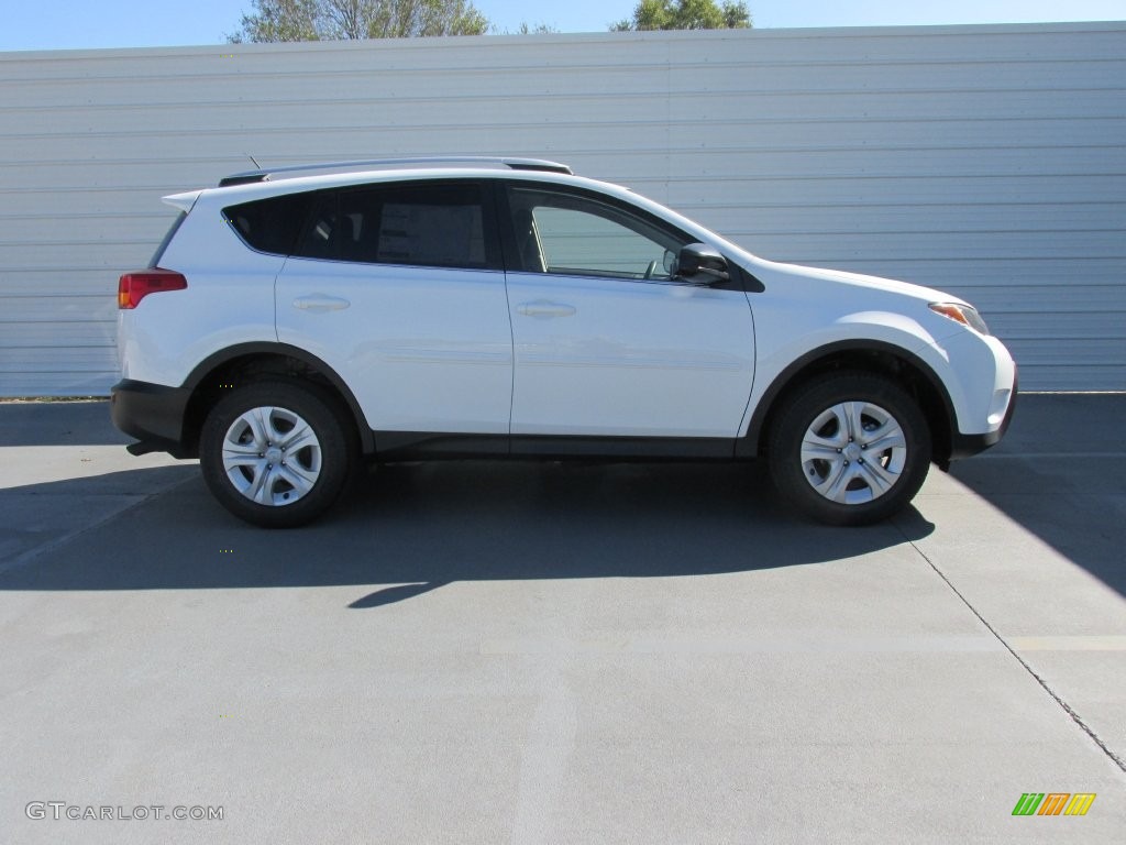 2015 RAV4 LE - Super White / Black photo #3