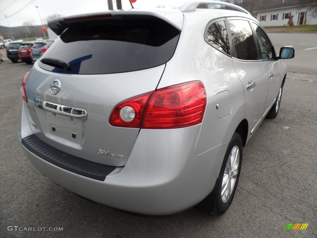 2012 Rogue SV AWD - Brilliant Silver / Black photo #7