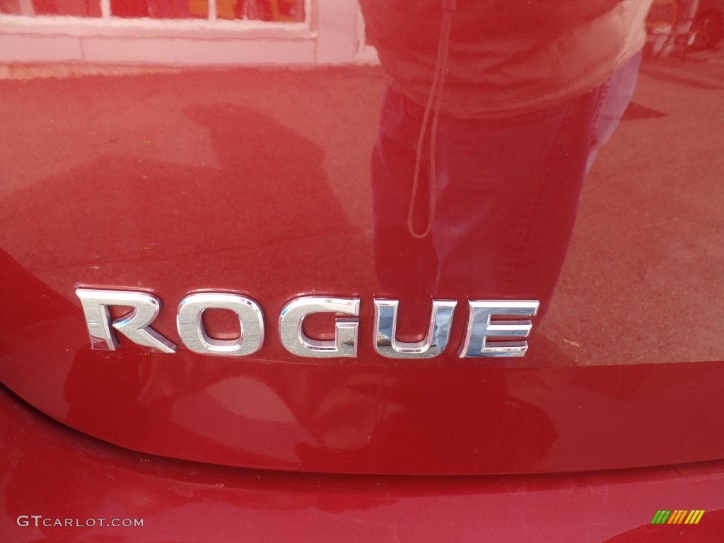 2013 Rogue S AWD - Cayenne Red / Black photo #10