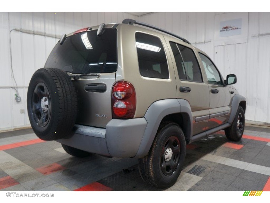 2005 Liberty Sport 4x4 - Light Khaki Metallic / Khaki photo #8