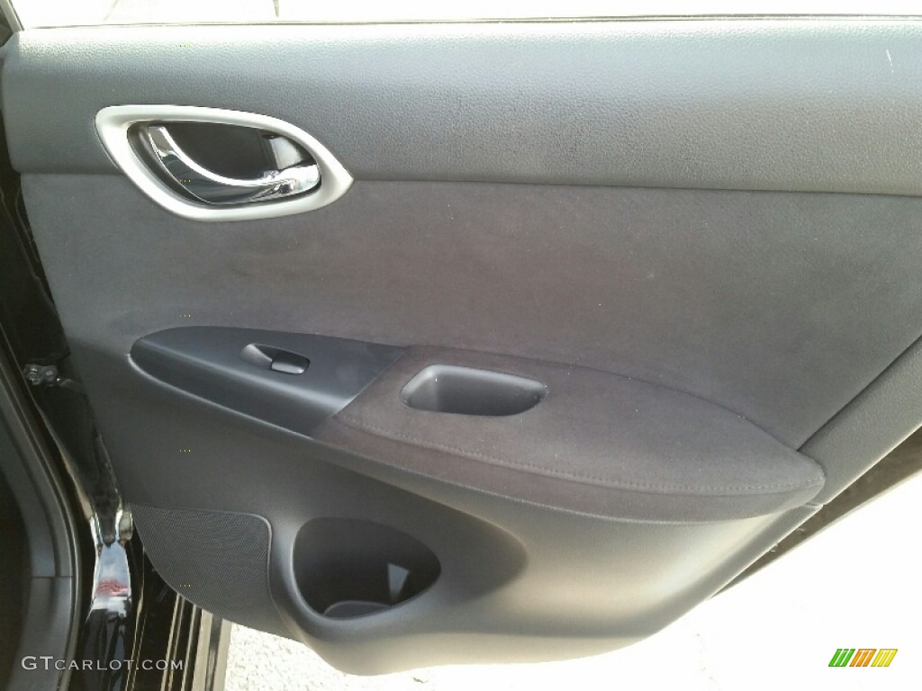 2013 Sentra SR - Super Black / Charcoal photo #7