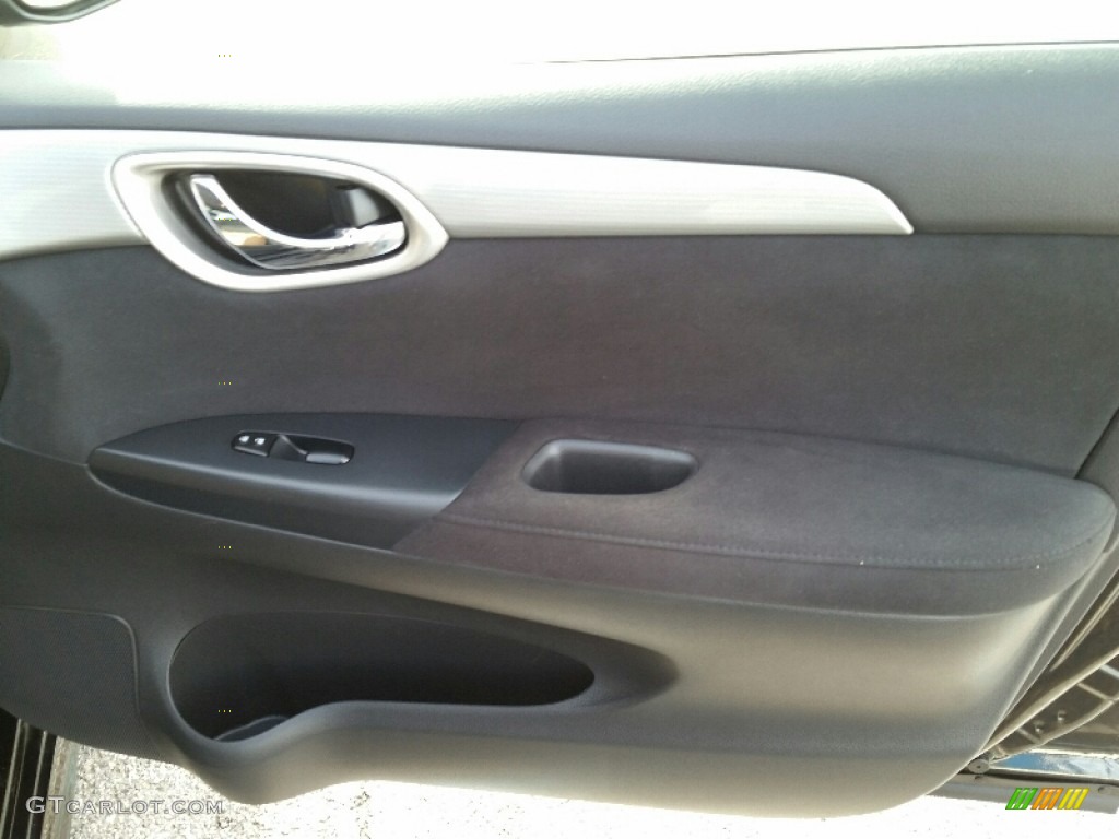 2013 Sentra SR - Super Black / Charcoal photo #9