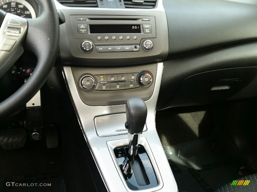 2013 Sentra SR - Super Black / Charcoal photo #20