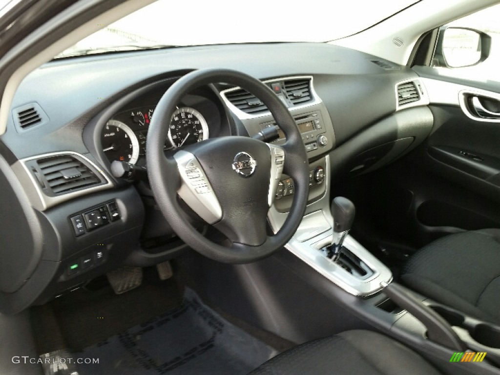 2013 Sentra SR - Super Black / Charcoal photo #21