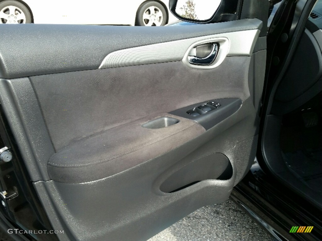 2013 Sentra SR - Super Black / Charcoal photo #22