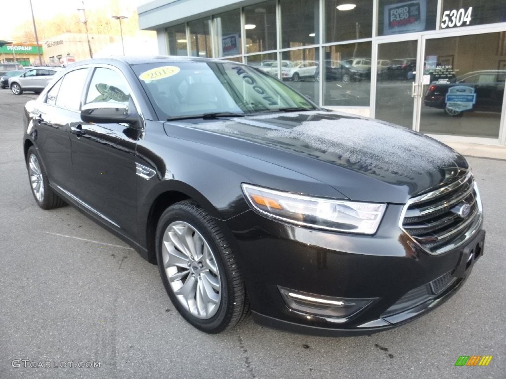 2015 Taurus Limited - Tuxedo Black Metallic / Dune photo #2