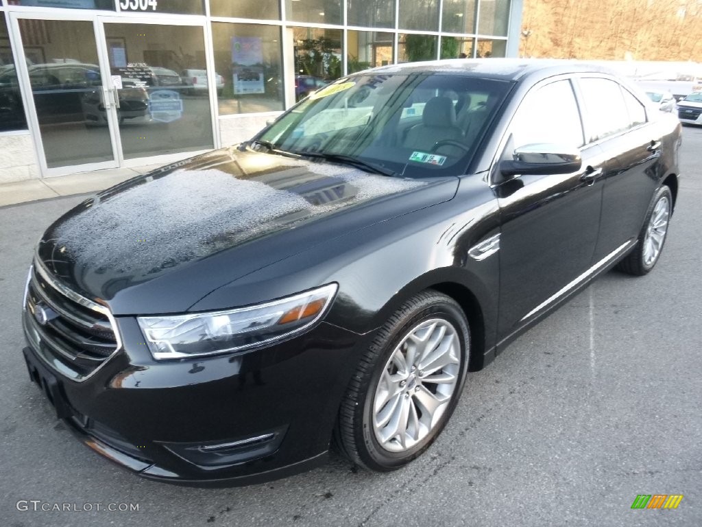 Tuxedo Black Metallic 2015 Ford Taurus Limited Exterior Photo #108925073