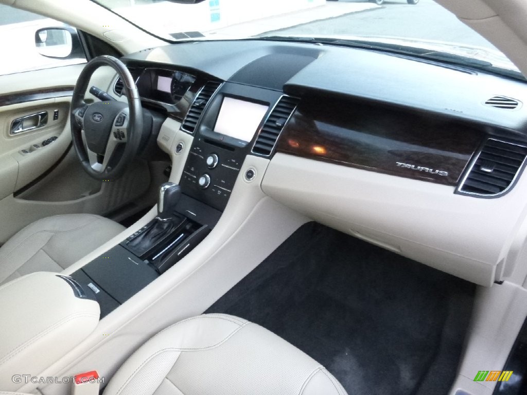 2015 Taurus Limited - Tuxedo Black Metallic / Dune photo #12