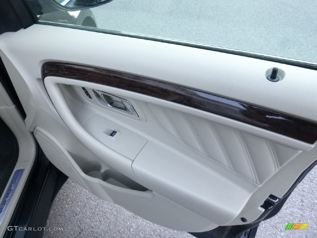 2015 Taurus Limited - Tuxedo Black Metallic / Dune photo #13