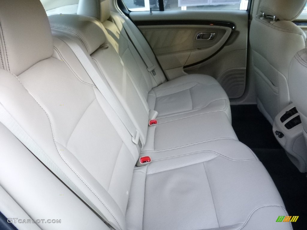 2015 Taurus Limited - Tuxedo Black Metallic / Dune photo #15